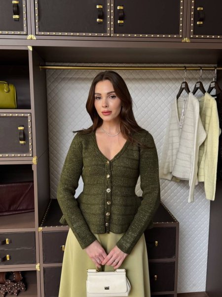 بلوزة صوف ناعمة