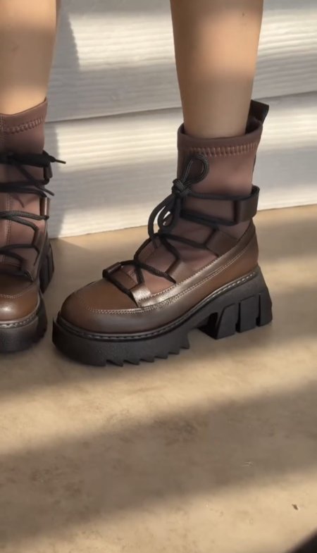 حذاء عالي High Boot