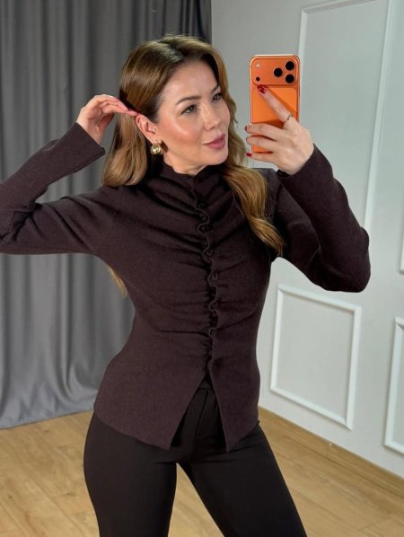 بلوزة صوف ناعم