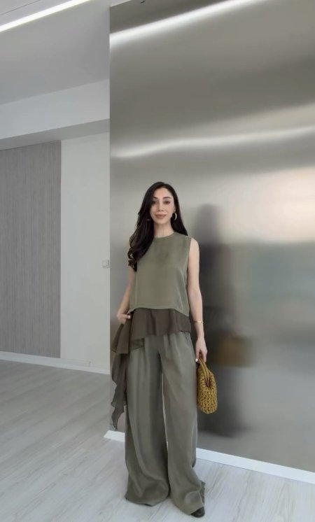 طقم مع شيفون جانبي