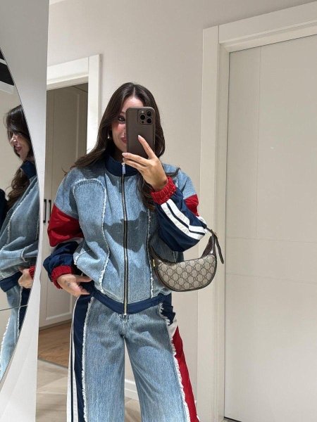 جينز مع احمر