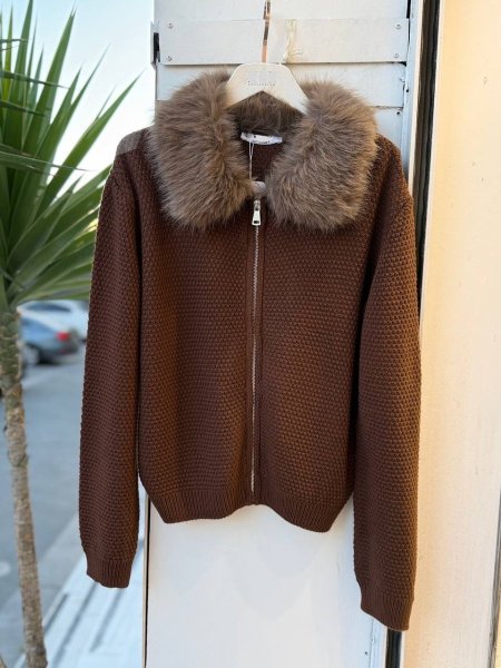 جاكيت “إيليغانس فرو” – Elegance Fur