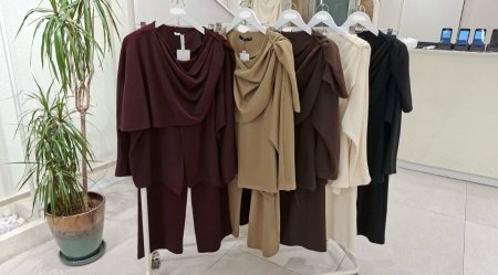 طقم صوف أنيق بتصميم دافئ وعصري،